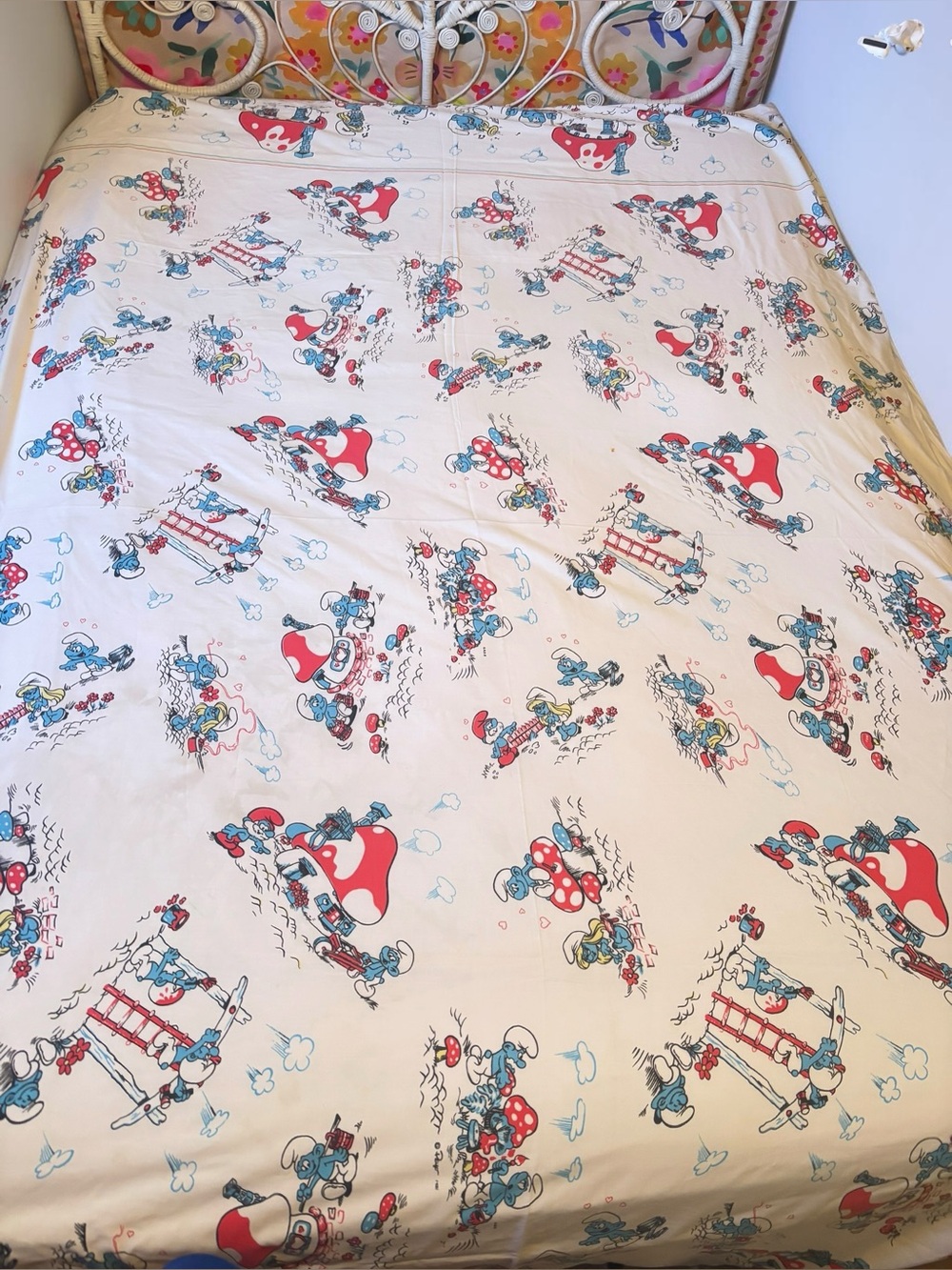 Vintage 1981 Peyo Smurfs Queen Flat Sheet Smurfette Mushroom Cottage